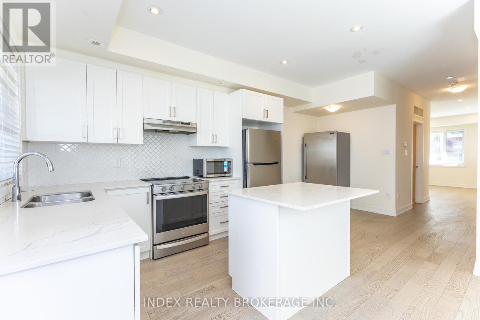 82 William Duncan Road, Toronto, Ontario  M3K 0B7 - Photo 9 - W13024074