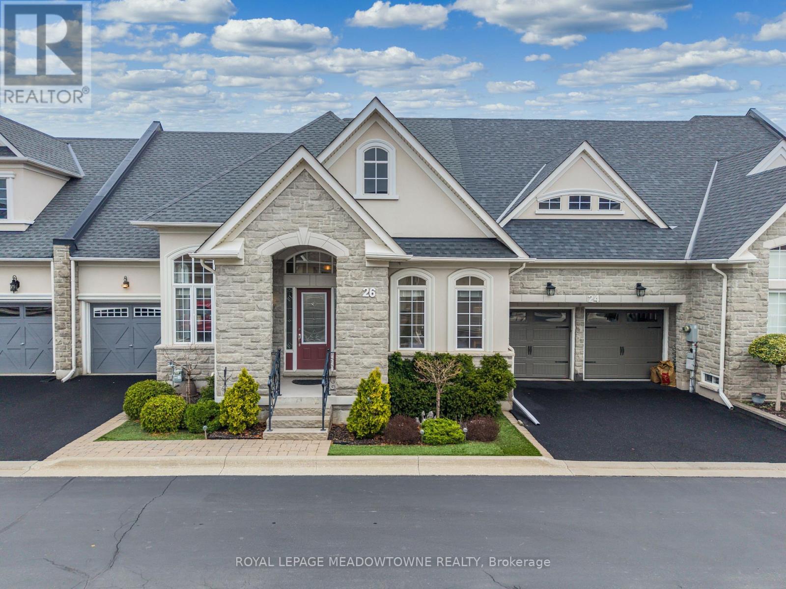 26 Garrison Square E, Halton Hills (Georgetown), Ontario  L7G 0B9 - Photo 1 - W13024206