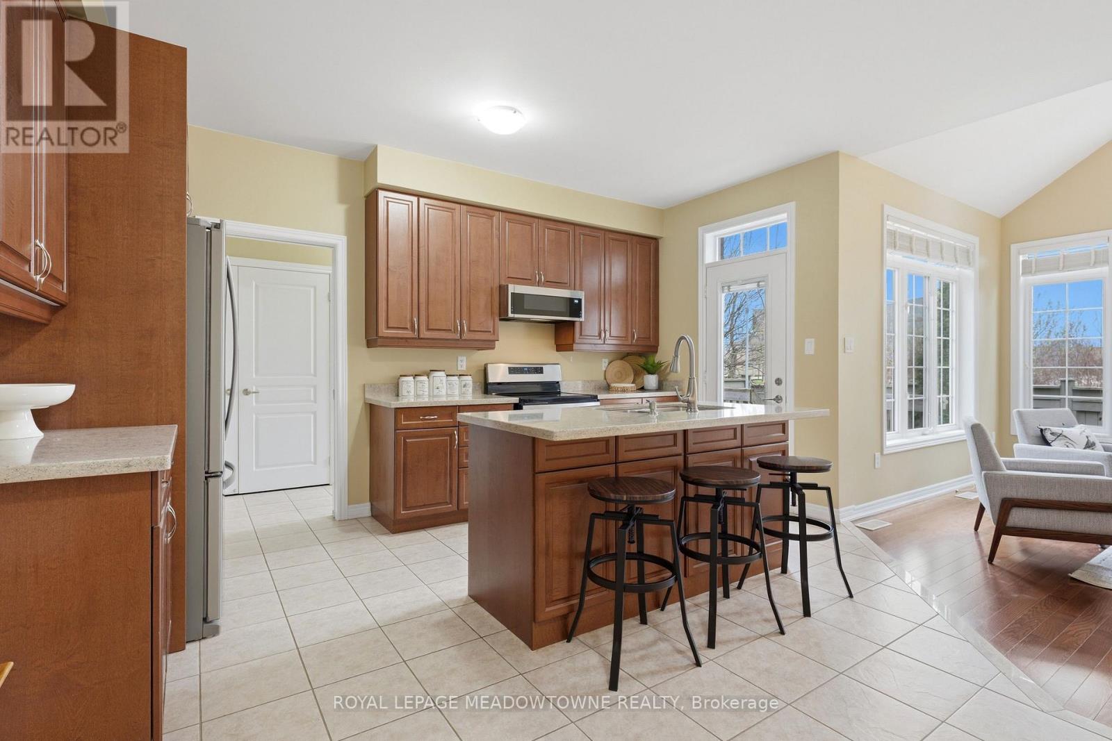 26 Garrison Square E, Halton Hills (Georgetown), Ontario  L7G 0B9 - Photo 13 - W13024206