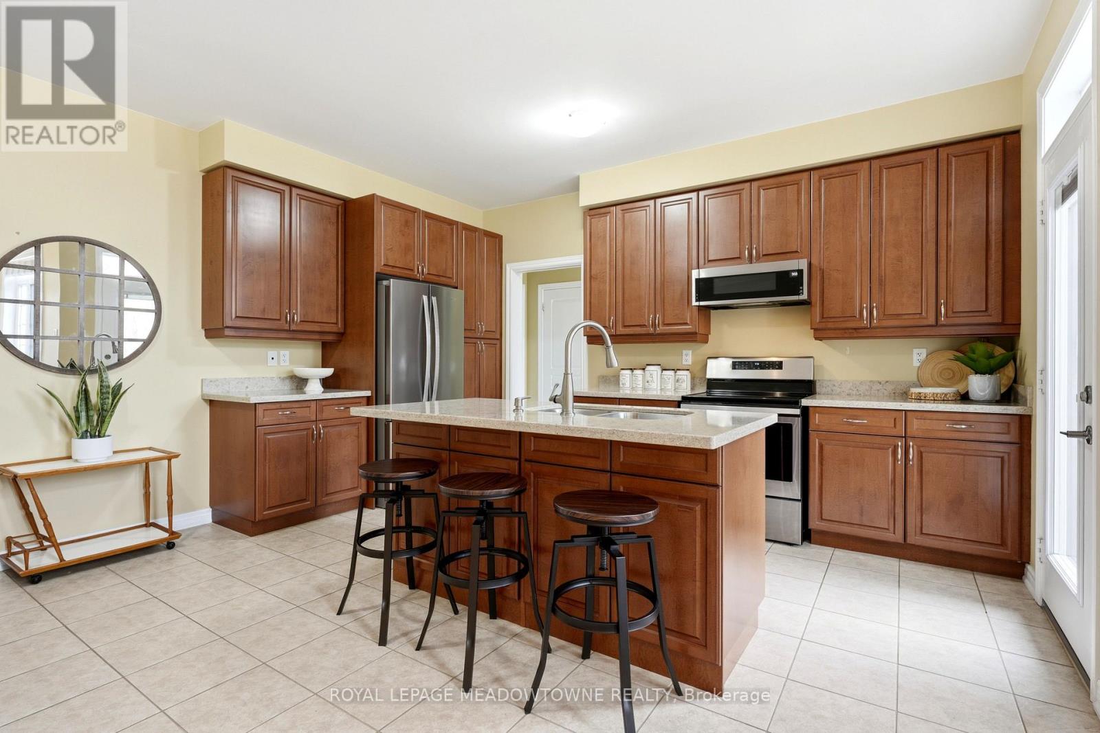 26 Garrison Square E, Halton Hills (Georgetown), Ontario  L7G 0B9 - Photo 14 - W13024206