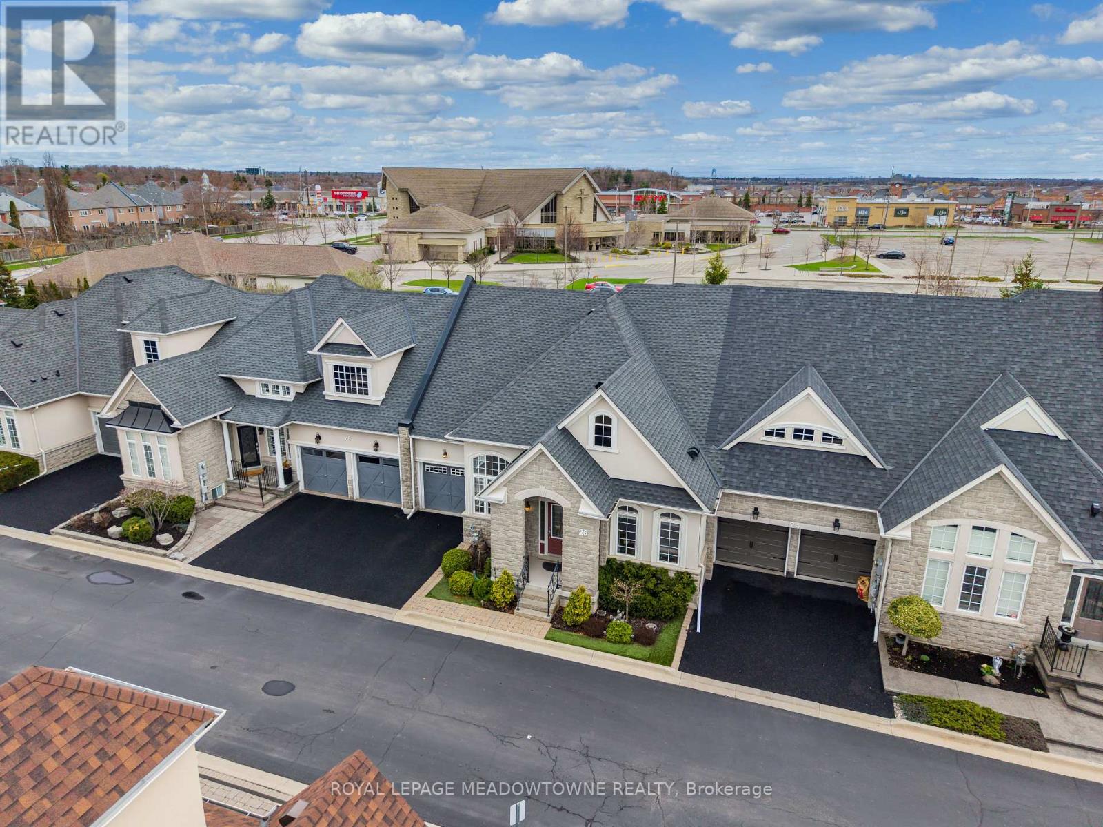 26 Garrison Square E, Halton Hills (Georgetown), Ontario  L7G 0B9 - Photo 2 - W13024206