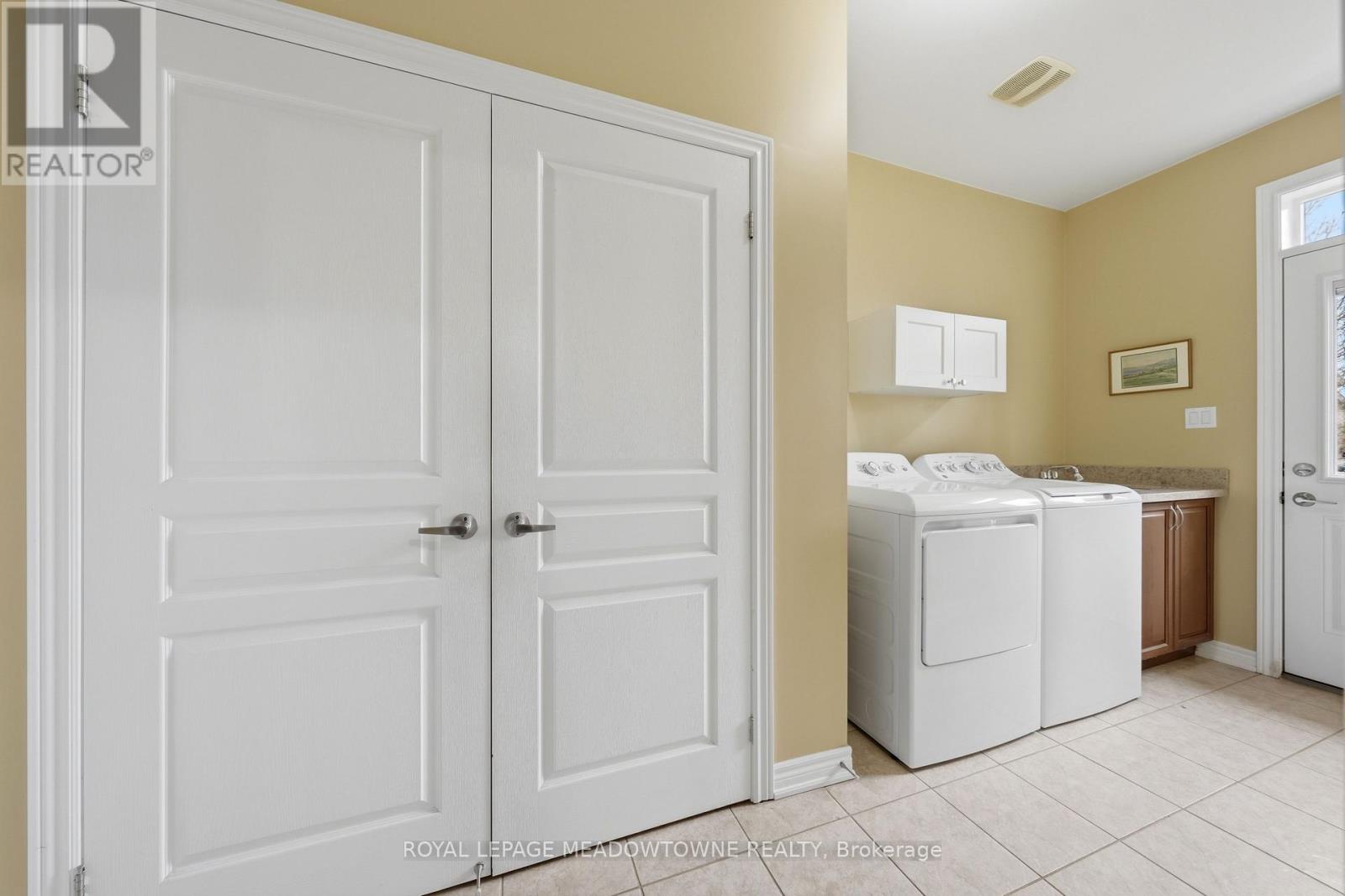 26 Garrison Square E, Halton Hills (Georgetown), Ontario  L7G 0B9 - Photo 24 - W13024206