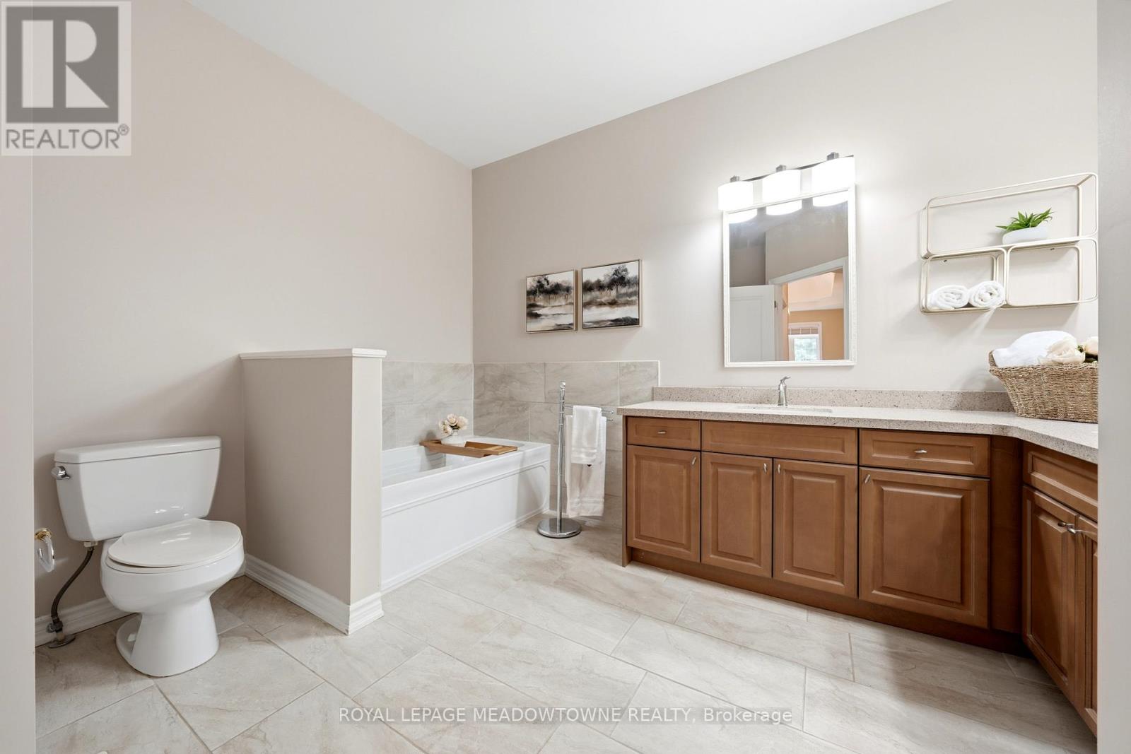 26 Garrison Square E, Halton Hills (Georgetown), Ontario  L7G 0B9 - Photo 30 - W13024206