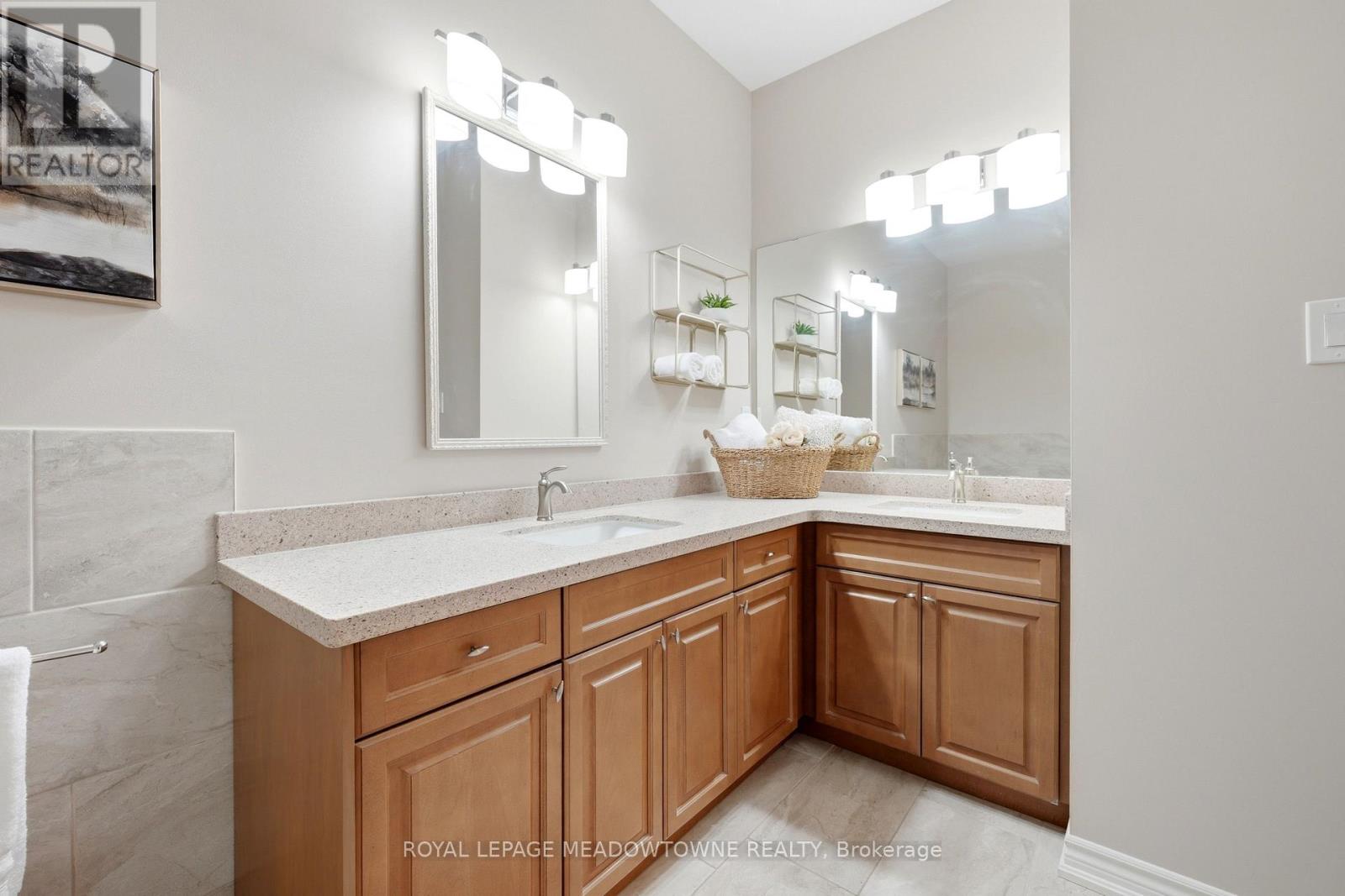 26 Garrison Square E, Halton Hills (Georgetown), Ontario  L7G 0B9 - Photo 32 - W13024206