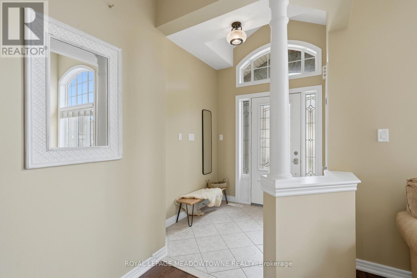 26 Garrison Square E, Halton Hills (Georgetown), Ontario  L7G 0B9 - Photo 5 - W13024206