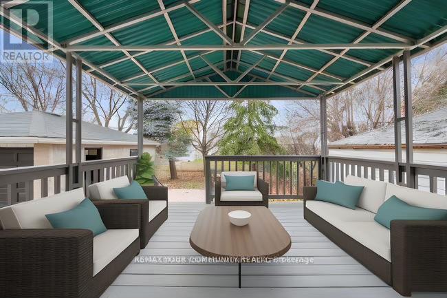 Main - 42 Lockerbie Avenue, Toronto, Ontario  M9N 3A2 - Photo 10 - W13024250