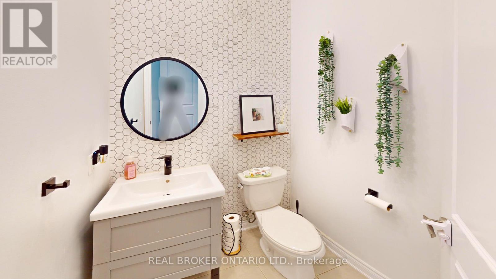 34 Kidd Street, Bradford West Gwillimbury, Ontario  L3Z 0V5 - Photo 10 - N12995946