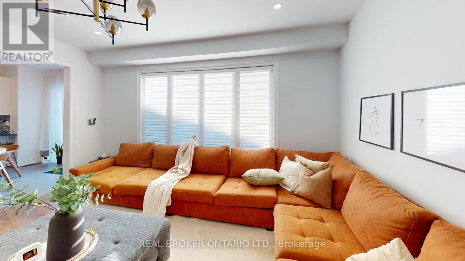 34 Kidd Street, Bradford West Gwillimbury, Ontario  L3Z 0V5 - Photo 6 - N12995946