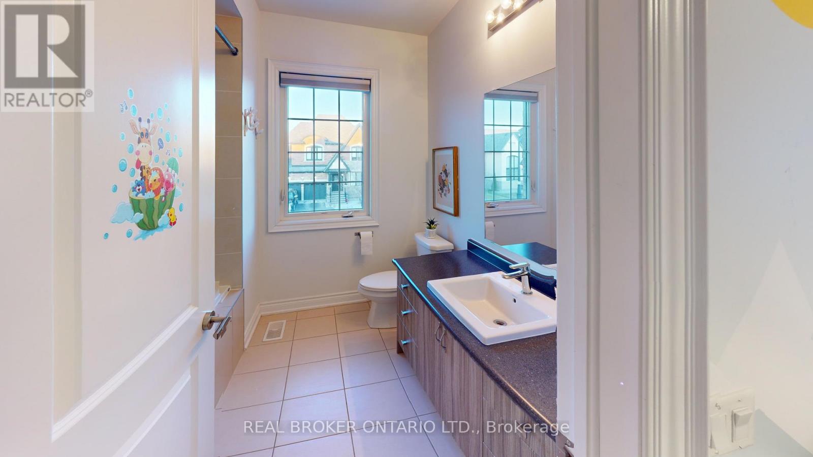 34 Kidd Street, Bradford West Gwillimbury, Ontario  L3Z 0V5 - Photo 15 - N12995946