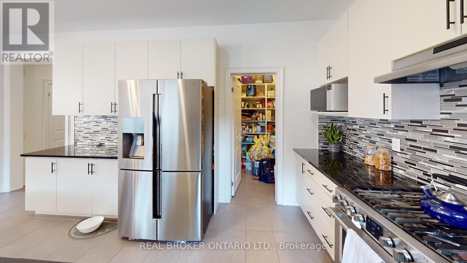 34 Kidd Street, Bradford West Gwillimbury, Ontario  L3Z 0V5 - Photo 9 - N12995946