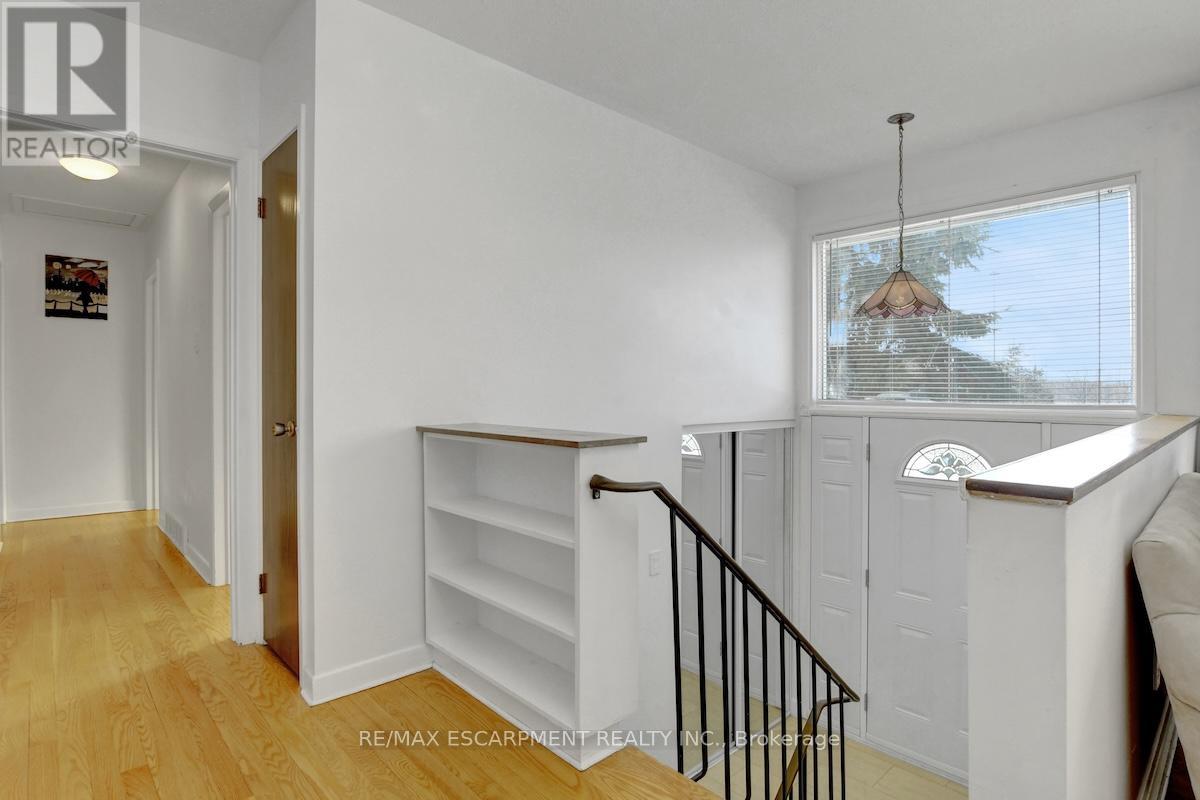 31 Bellfield Street, Ottawa, Ontario  K2B 6K7 - Photo 5 - X13024066