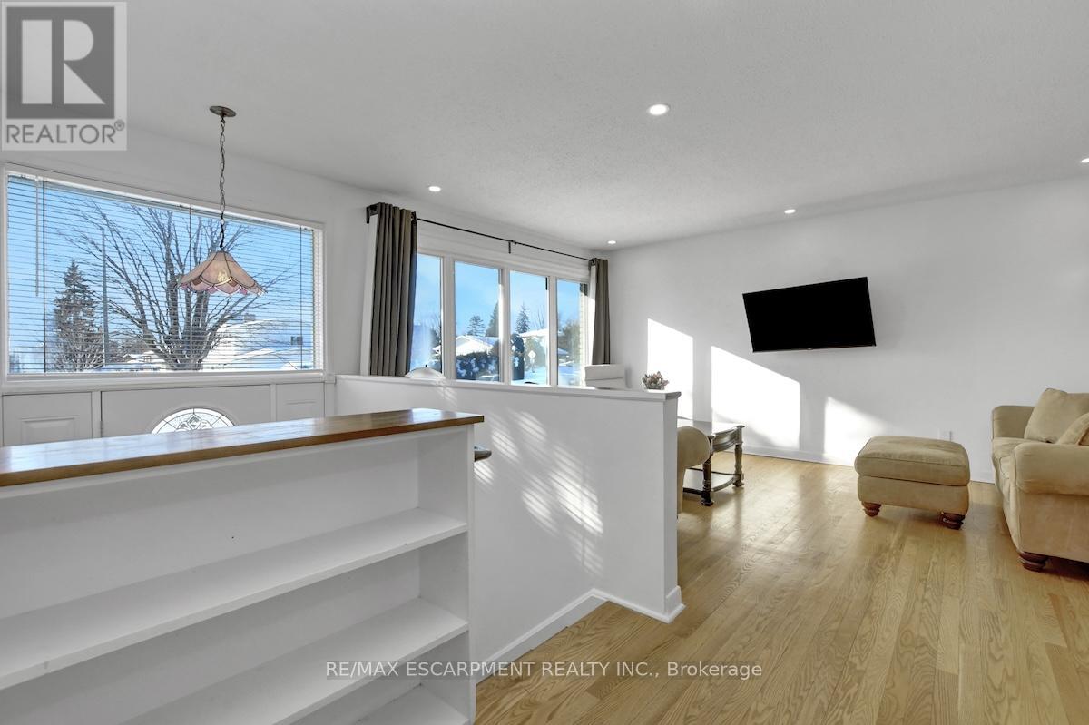 31 Bellfield Street, Ottawa, Ontario  K2B 6K7 - Photo 6 - X13024066