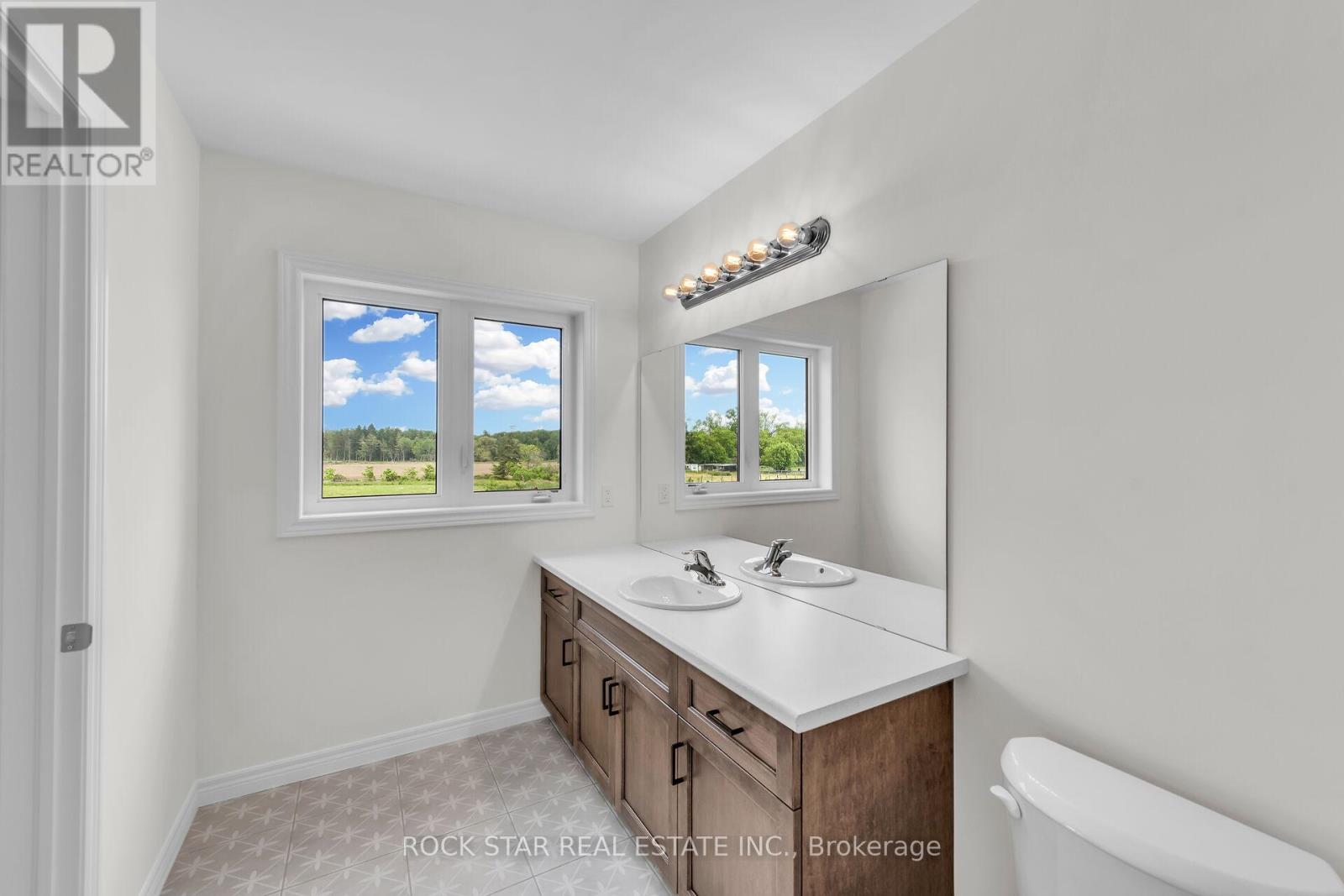 63 Lloyd Davies Way, Hamilton, Ontario  L0R 1C0 - Photo 30 - X13024098