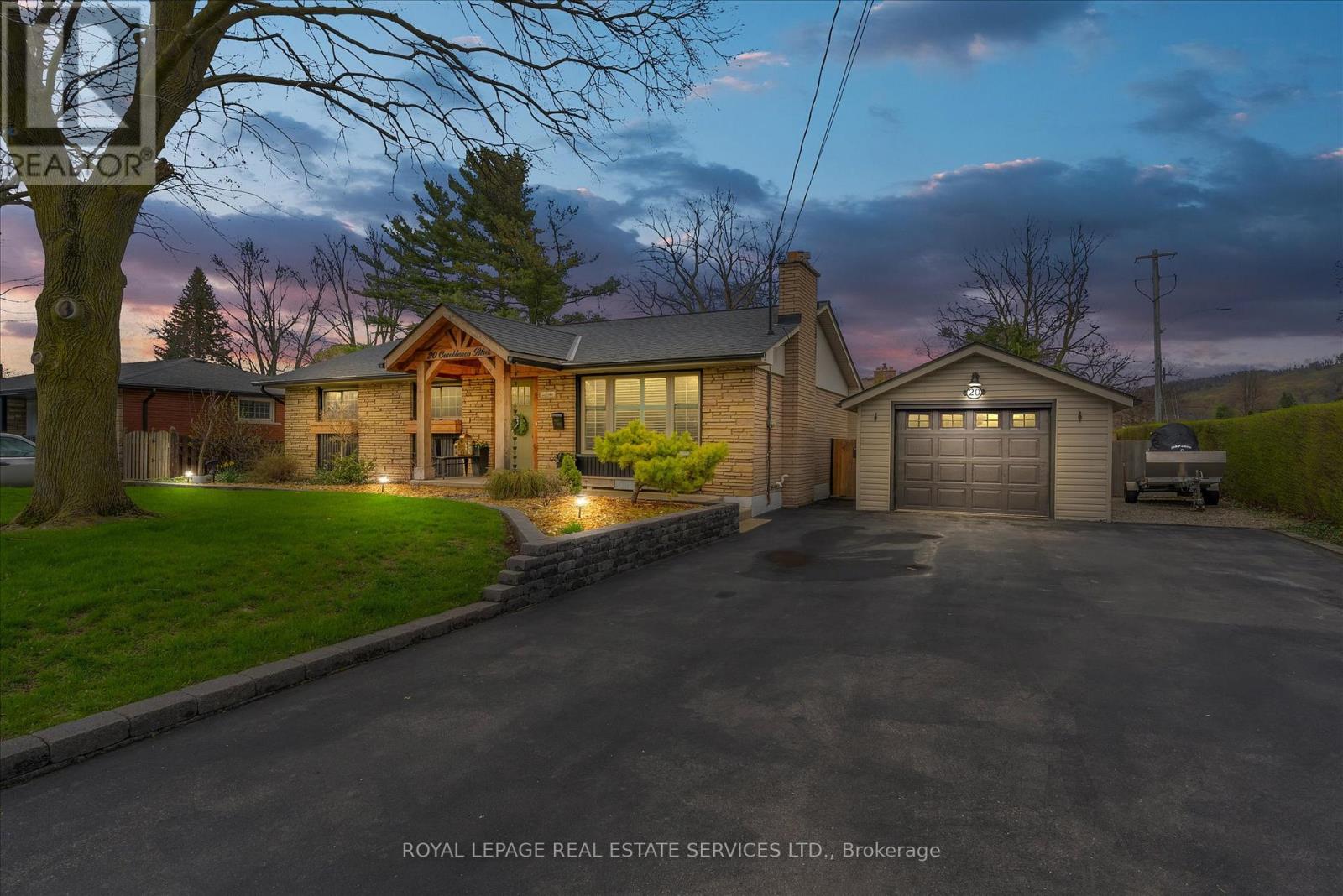 20 CASABLANCA BOULEVARD, Grimsby, Ontario