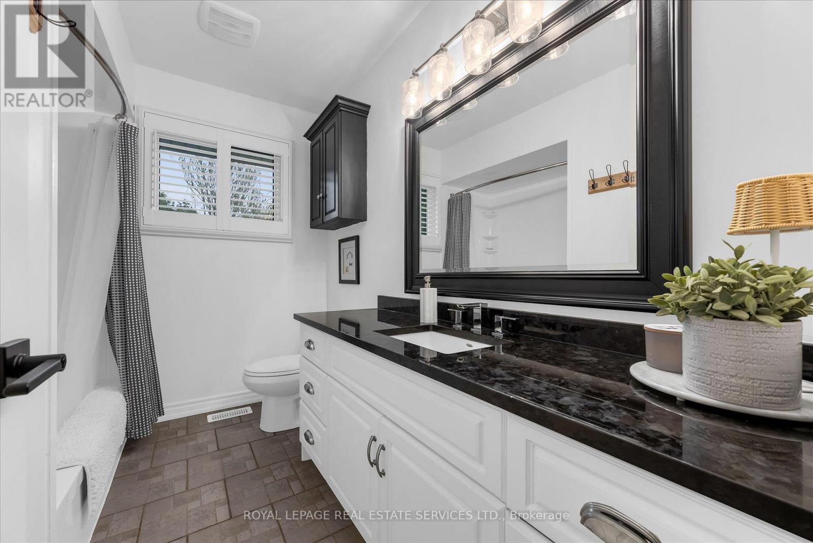 20 Casablanca Boulevard, Grimsby, Ontario  L3M 3Z1 - Photo 22 - X13024168