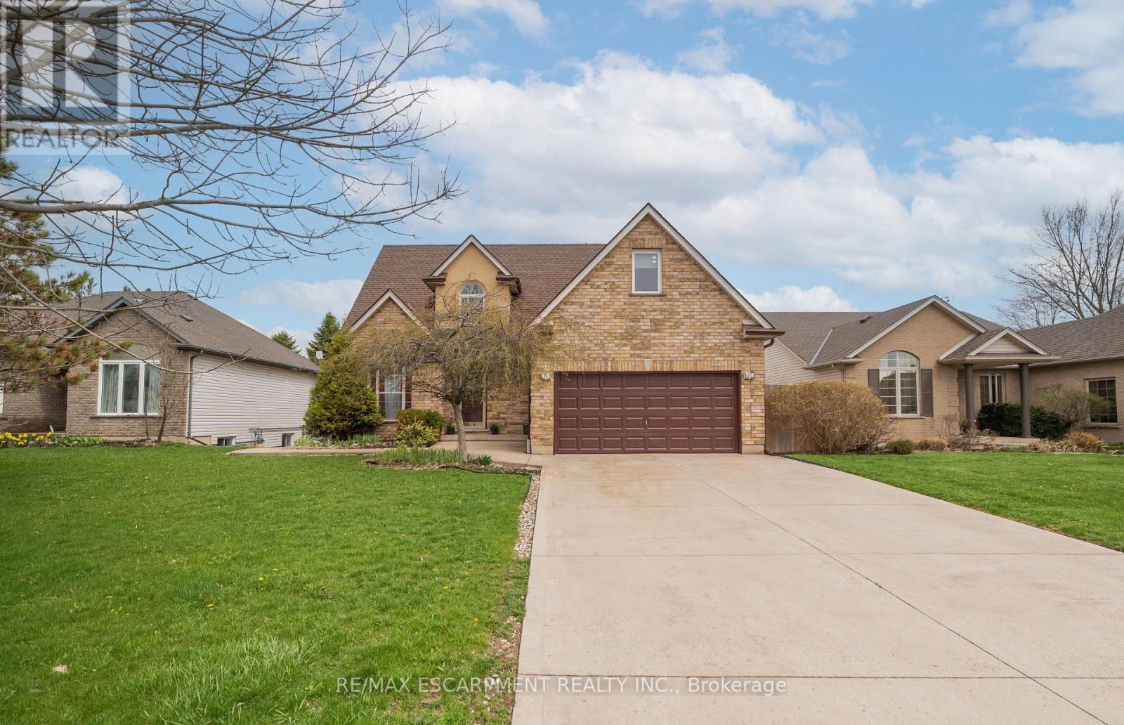 426 BARRINGTON COURT, Fort Erie, Ontario