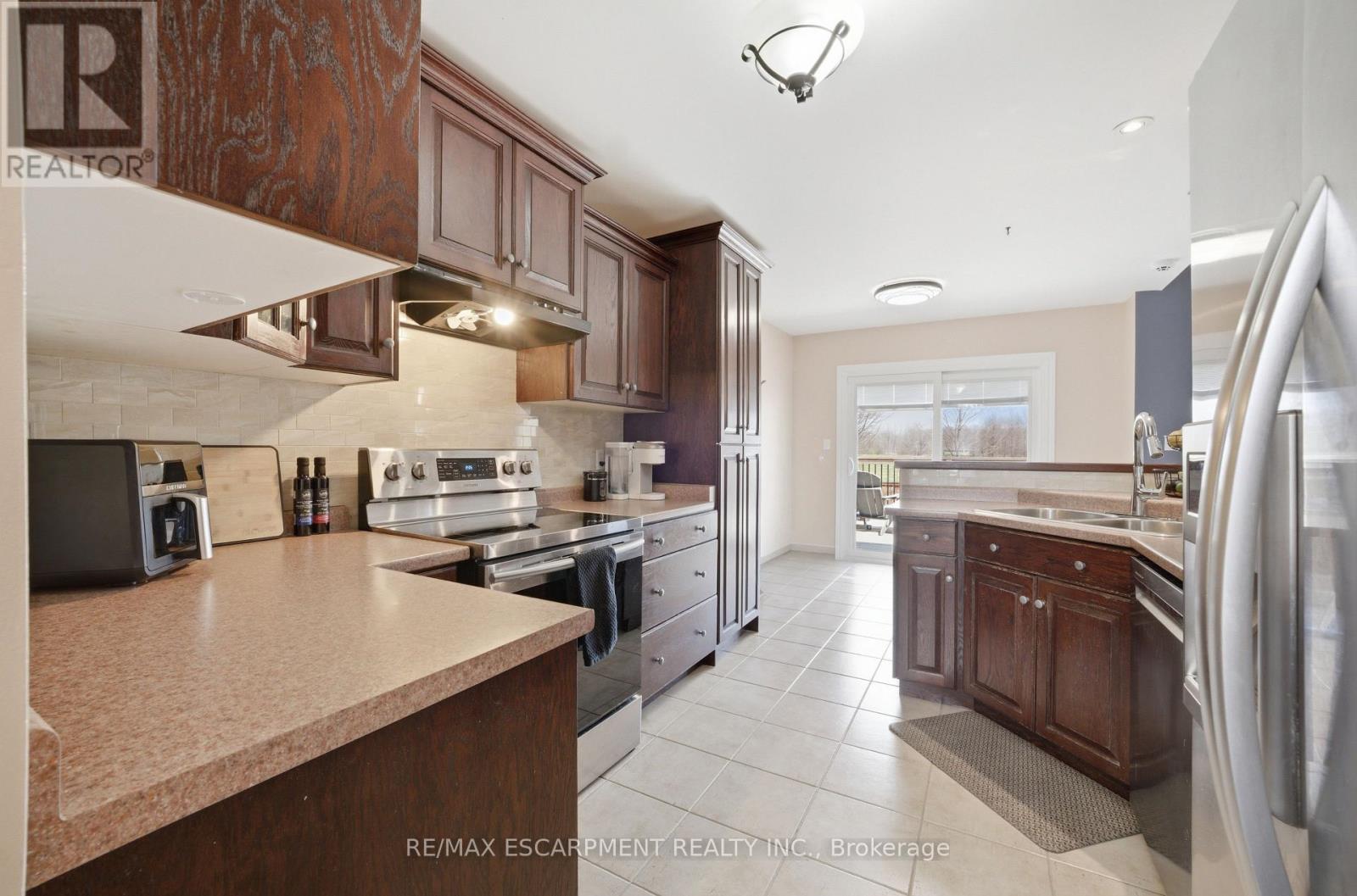 426 Barrington Court, Fort Erie, Ontario  L0S 1N0 - Photo 10 - X13024198