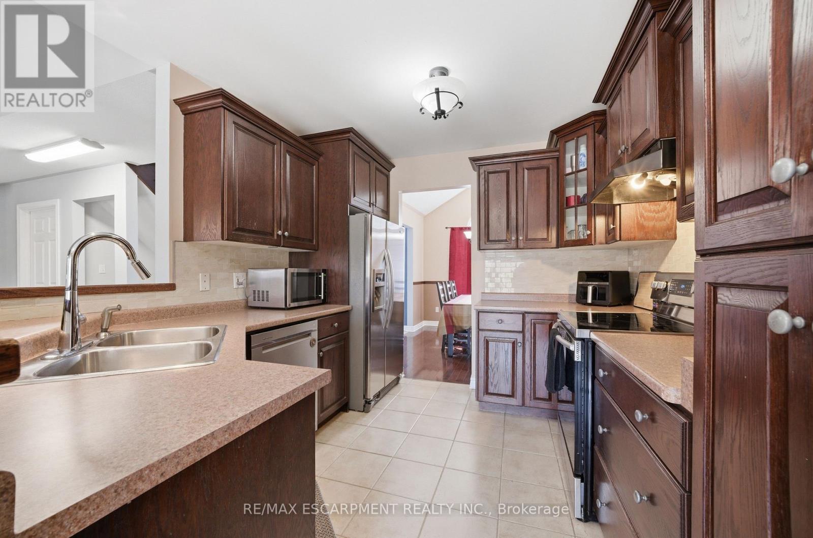 426 Barrington Court, Fort Erie, Ontario  L0S 1N0 - Photo 9 - X13024198