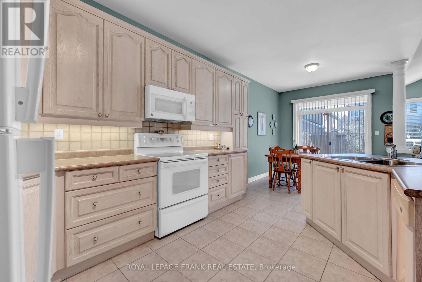 29 Rockland Crescent, Whitby (Brooklin), Ontario  L1M 0A8 - Photo 10 - E13024456