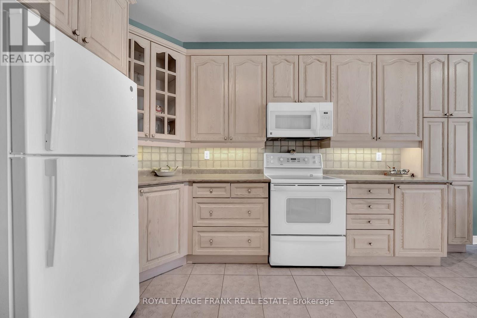 29 Rockland Crescent, Whitby (Brooklin), Ontario  L1M 0A8 - Photo 11 - E13024456