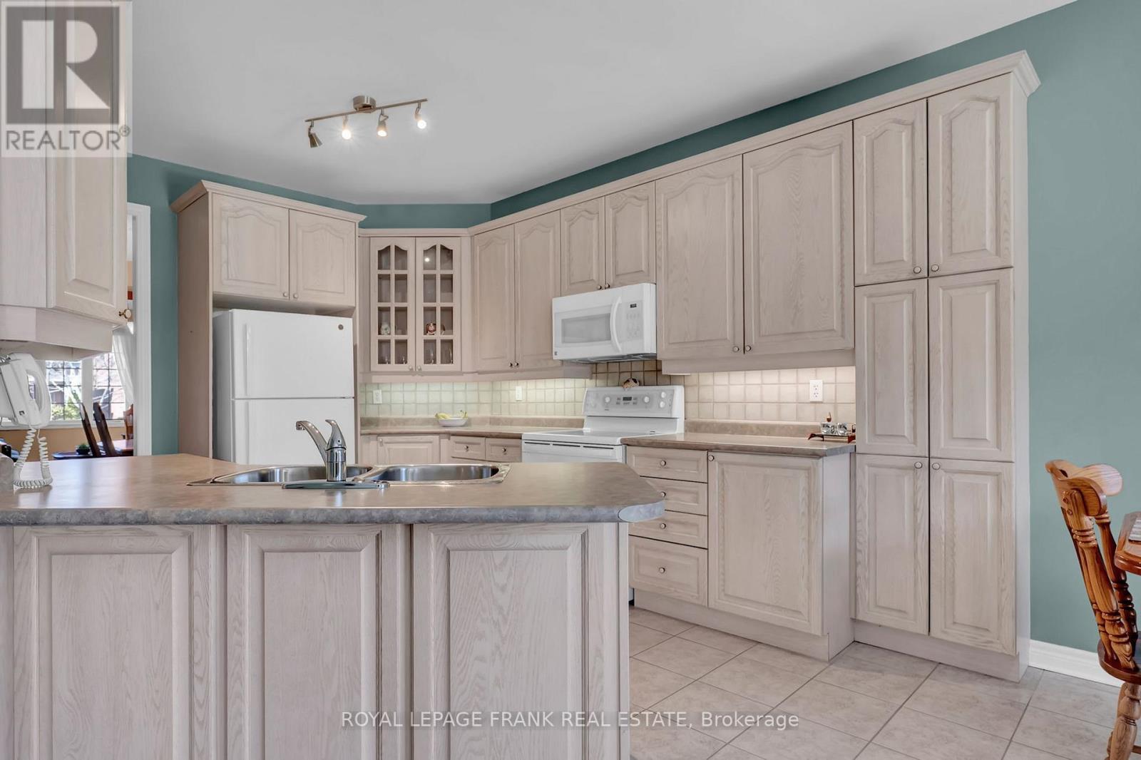 29 Rockland Crescent, Whitby (Brooklin), Ontario  L1M 0A8 - Photo 12 - E13024456