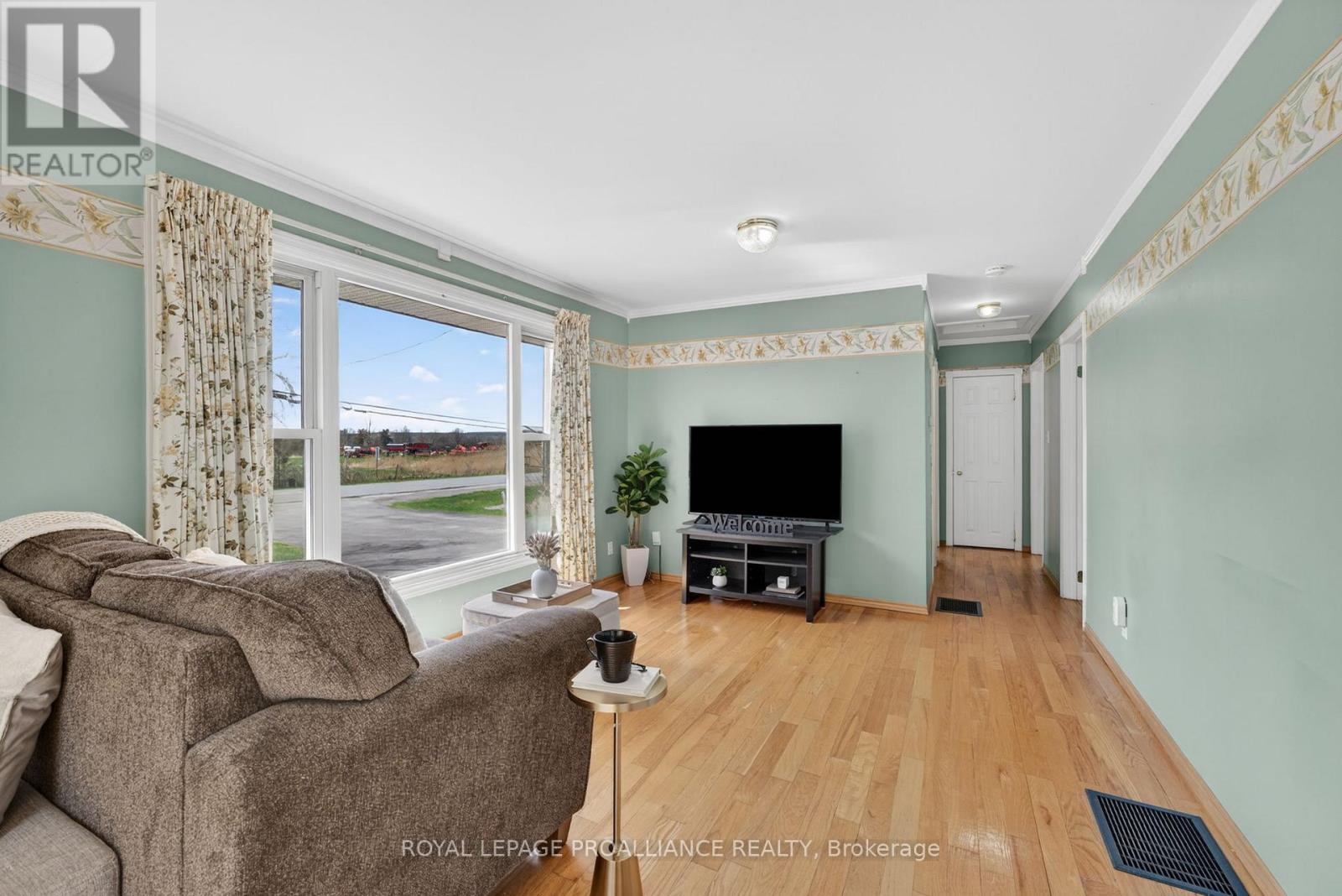 742 Wallbridge-Loyalist Road, Belleville, Ontario  K8N 4Z5 - Photo 5 - X13024488