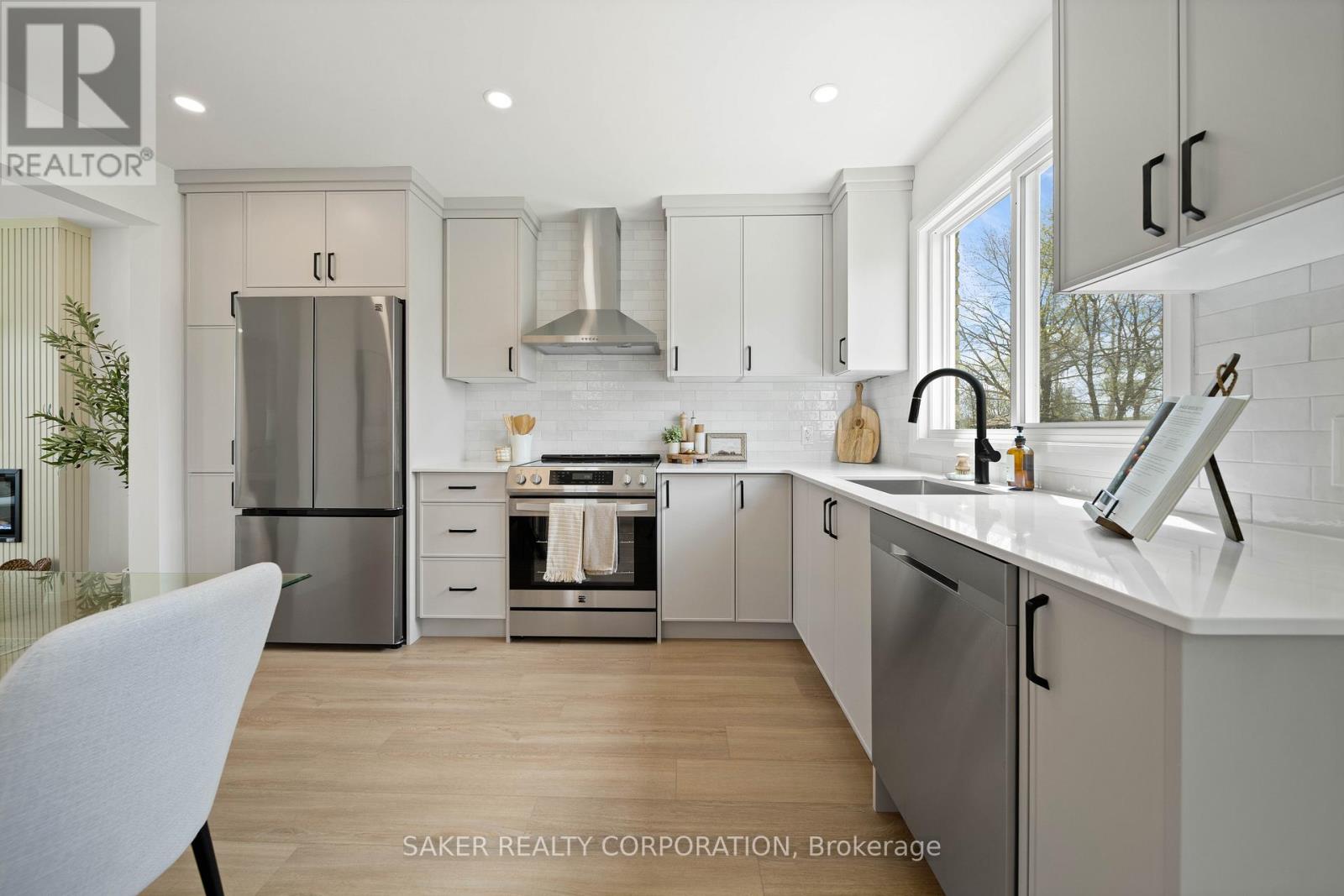 Photo 10 of 34 for 35 Kintail Crescent