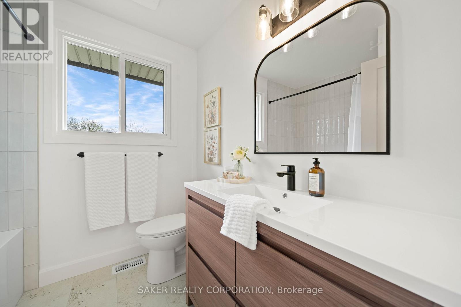 Photo 17 of 34 for 35 Kintail Crescent