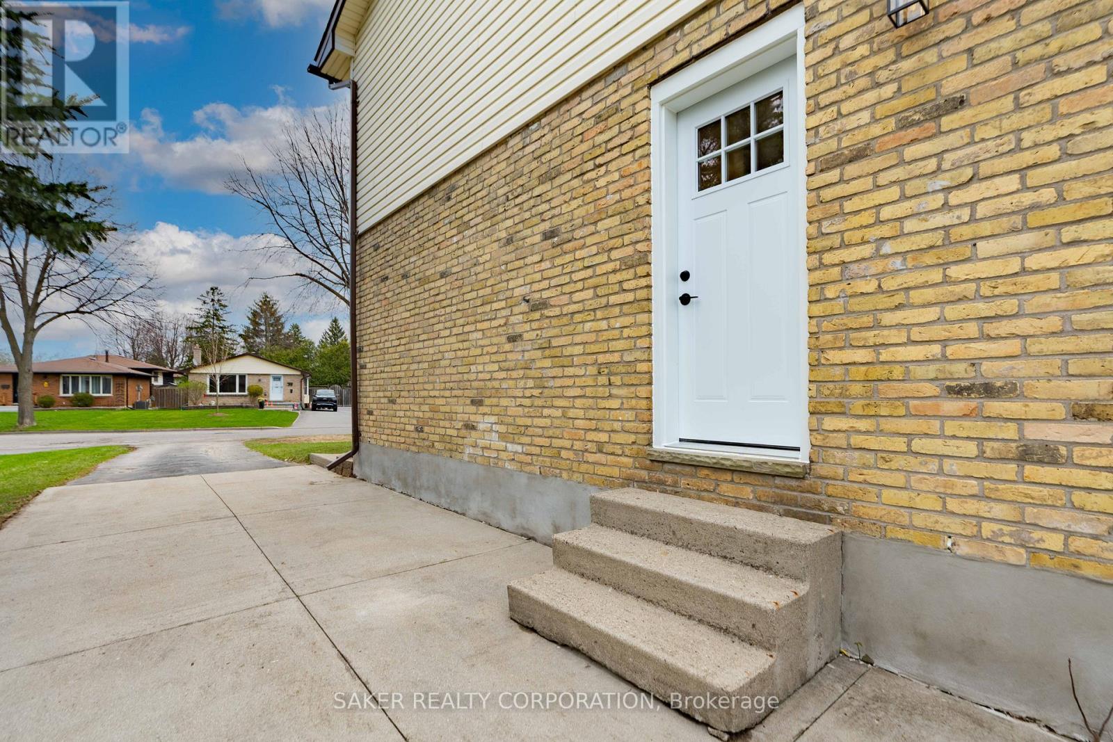 Photo 24 of 34 for 35 Kintail Crescent