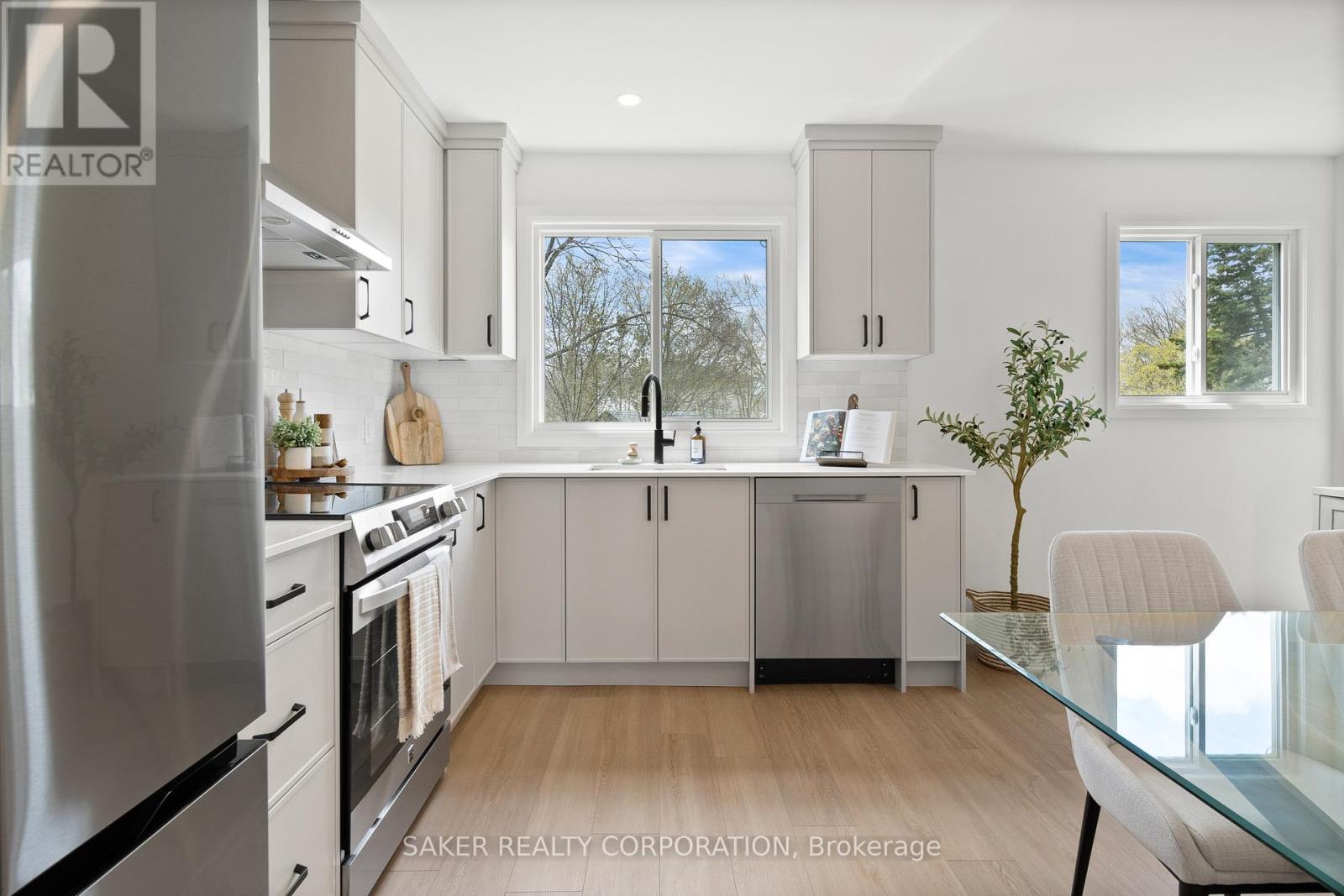 Photo 9 of 34 for 35 Kintail Crescent