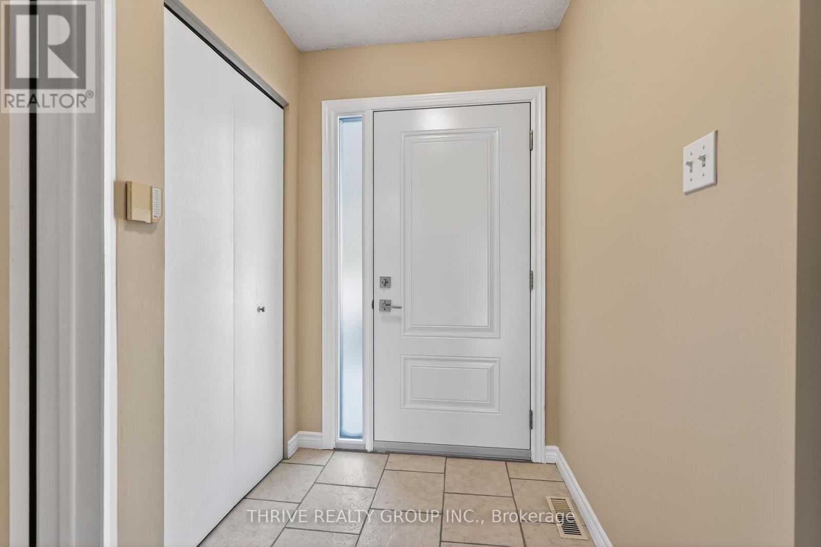 Photo 3 of 31 for 3 - 80 Acorn Crescent