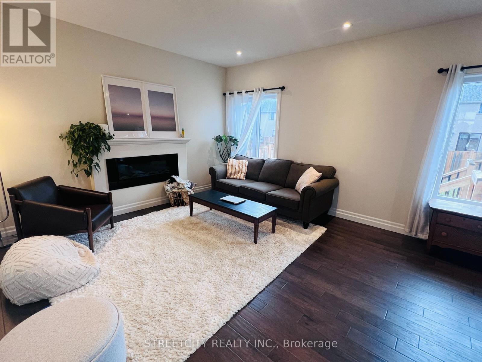 Photo 5 of 33 for 878 Zaifman Circle