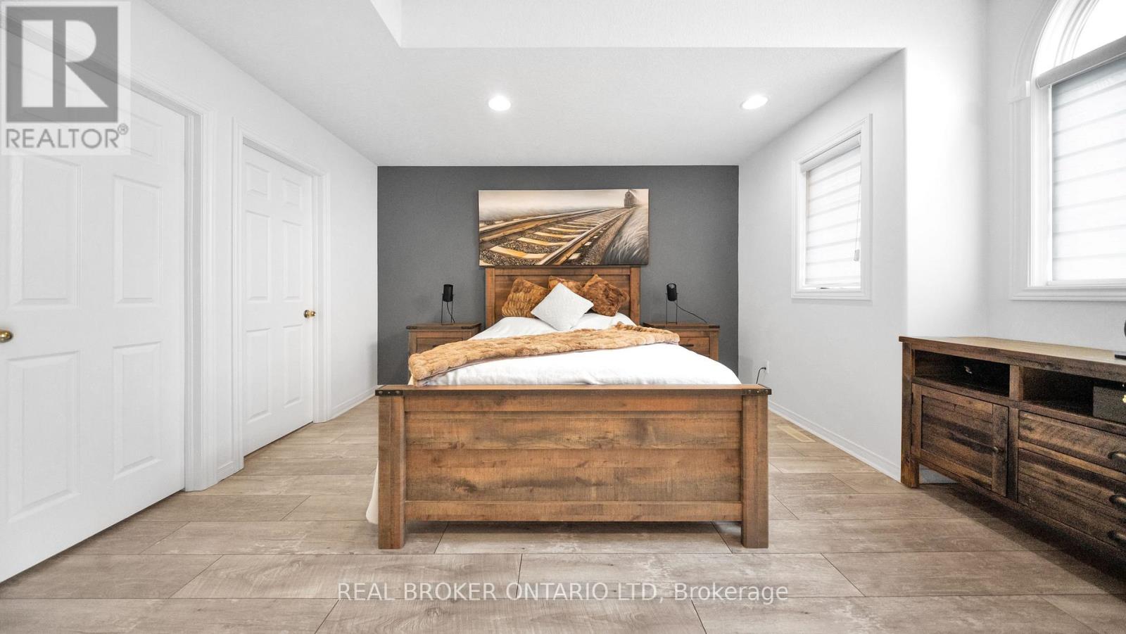 Photo 20 of 43 for 949 Blythwood Road