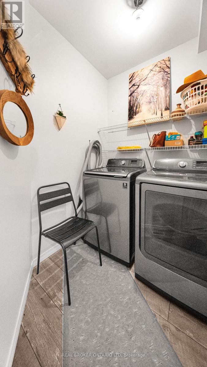 Photo 37 of 43 for 949 Blythwood Road