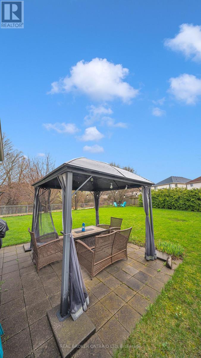 Photo 39 of 43 for 949 Blythwood Road