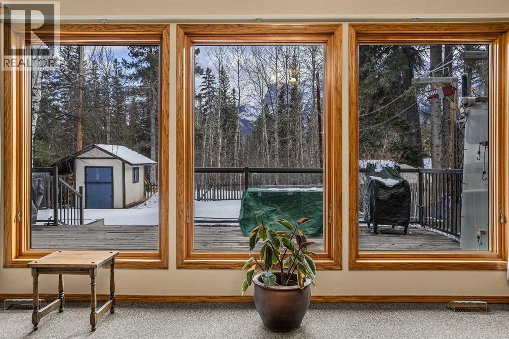 933 15th Street, Canmore, Alberta  T1W 1X2 - Photo 16 - A2290110
