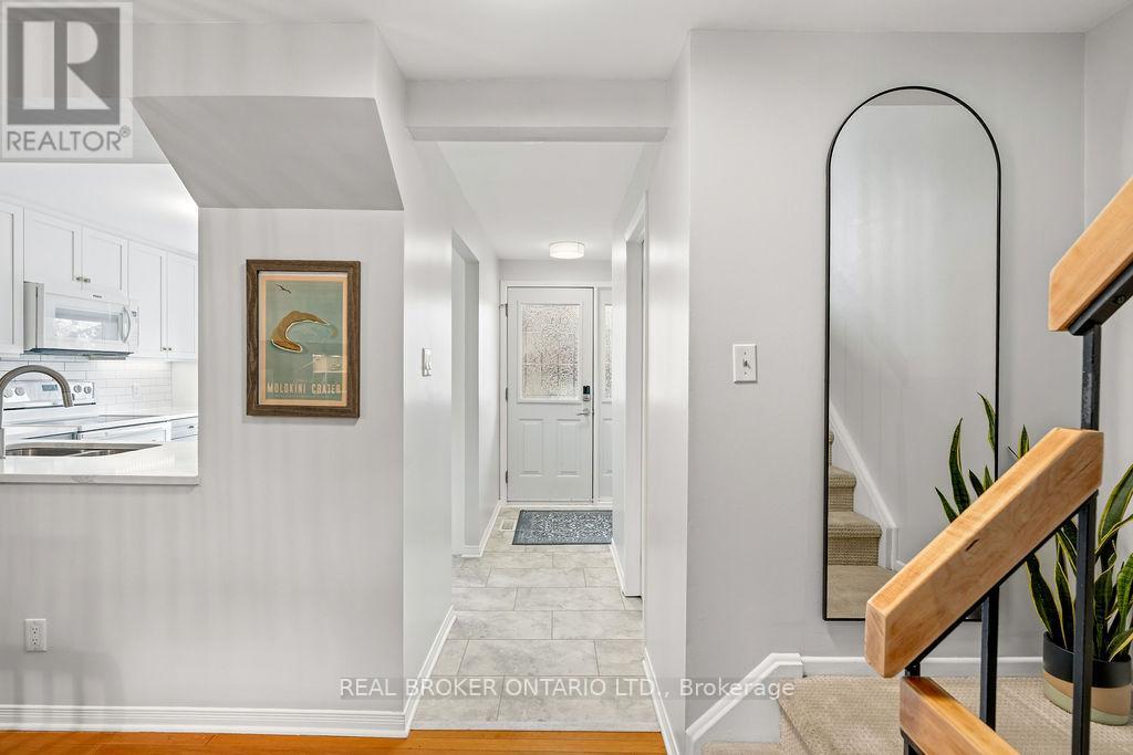 1095 Avignon Court, Ottawa, Ontario  K1C 2M2 - Photo 3 - X13024338