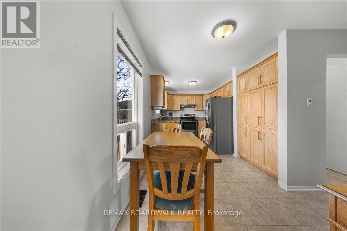 6241 St Albans Court, Ottawa, Ontario  K1C 3C5 - Photo 18 - X13024410