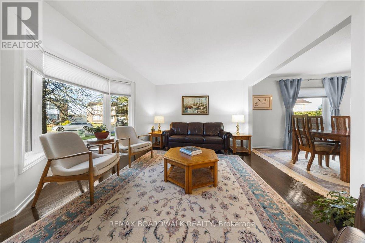 6241 St Albans Court, Ottawa, Ontario  K1C 3C5 - Photo 4 - X13024410