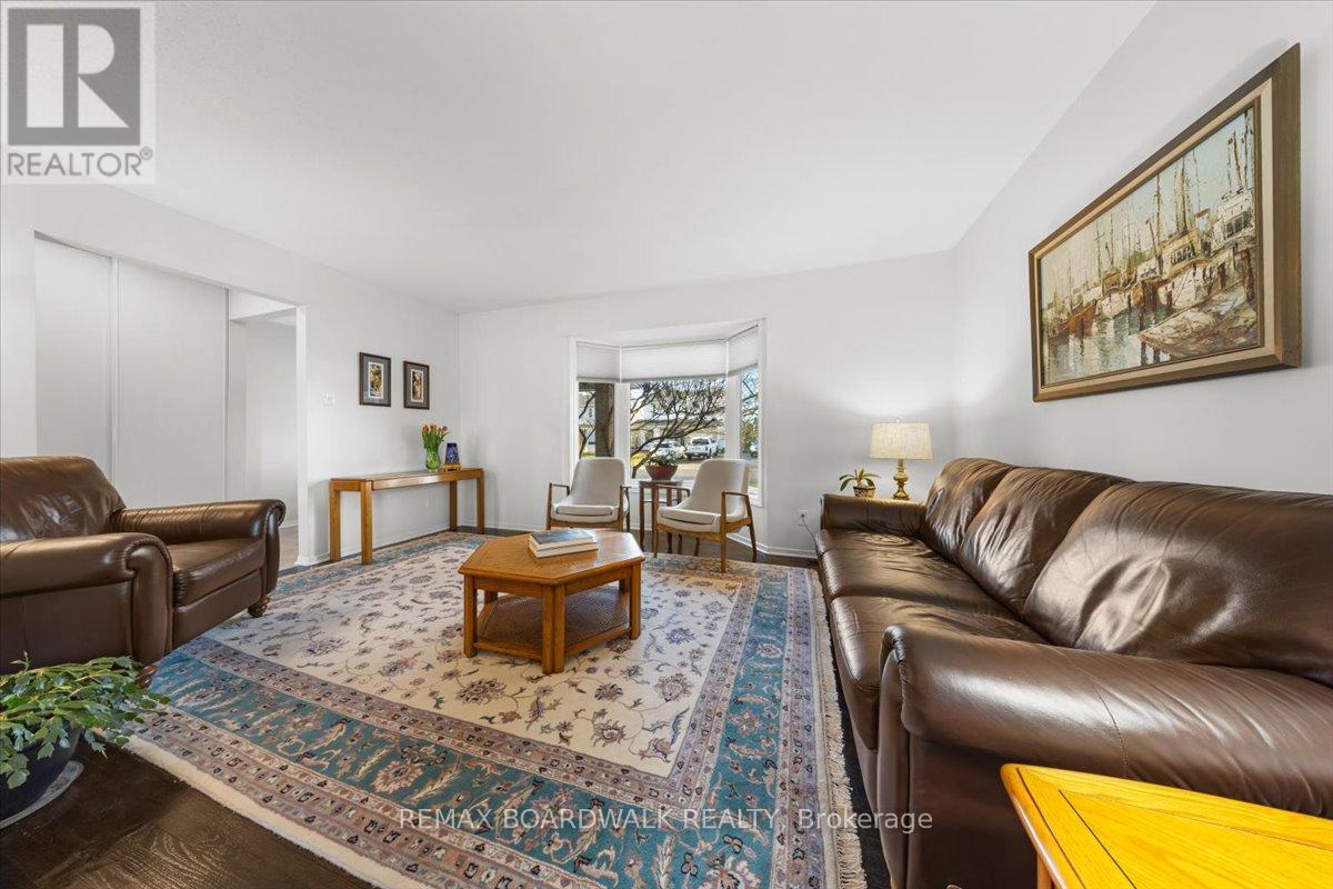 6241 St Albans Court, Ottawa, Ontario  K1C 3C5 - Photo 5 - X13024410