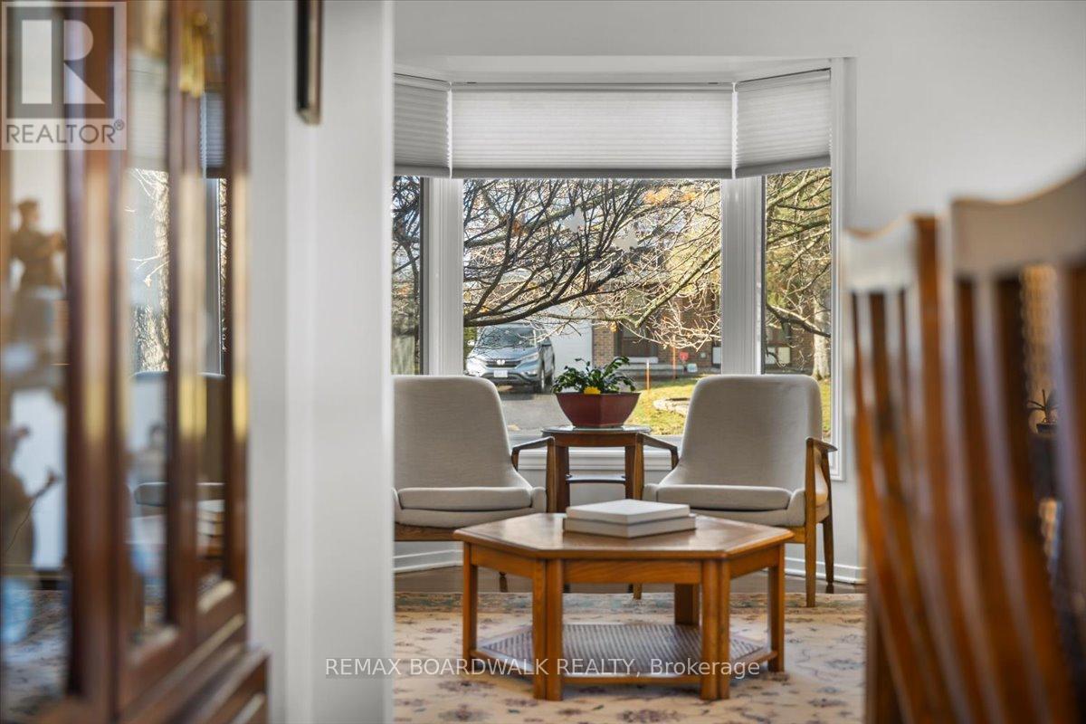 6241 St Albans Court, Ottawa, Ontario  K1C 3C5 - Photo 9 - X13024410