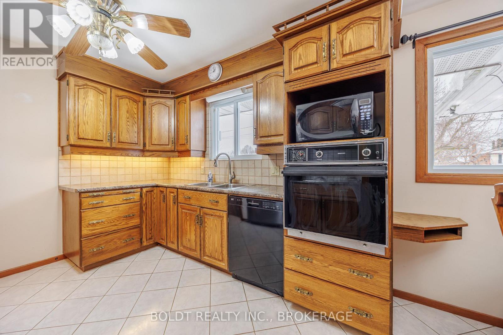 15 Nottingham Court, St. Catharines, Ontario  L2M 1L6 - Photo 7 - X13024462