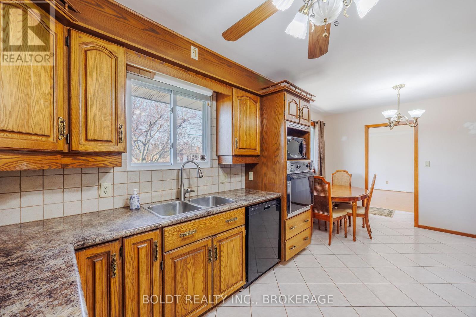 15 Nottingham Court, St. Catharines, Ontario  L2M 1L6 - Photo 9 - X13024462