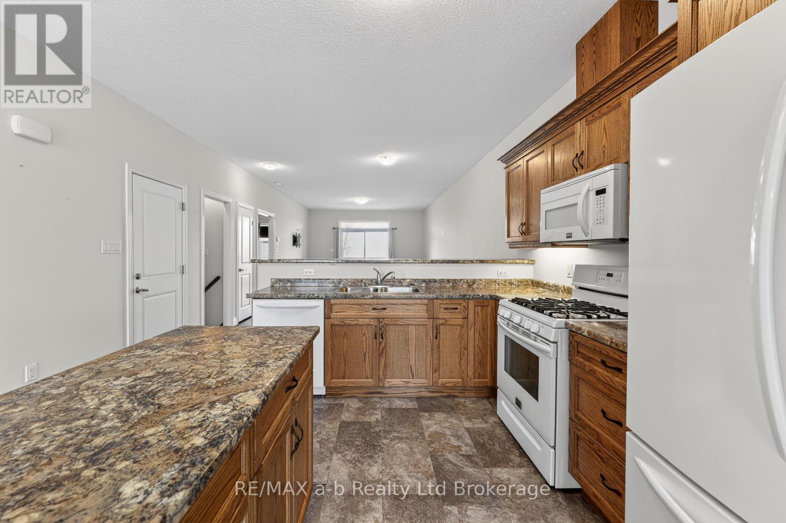 111 King Street East, Unit 14 Street, Ingersoll, Ontario  N5C 1G8 - Photo 11 - X13024508