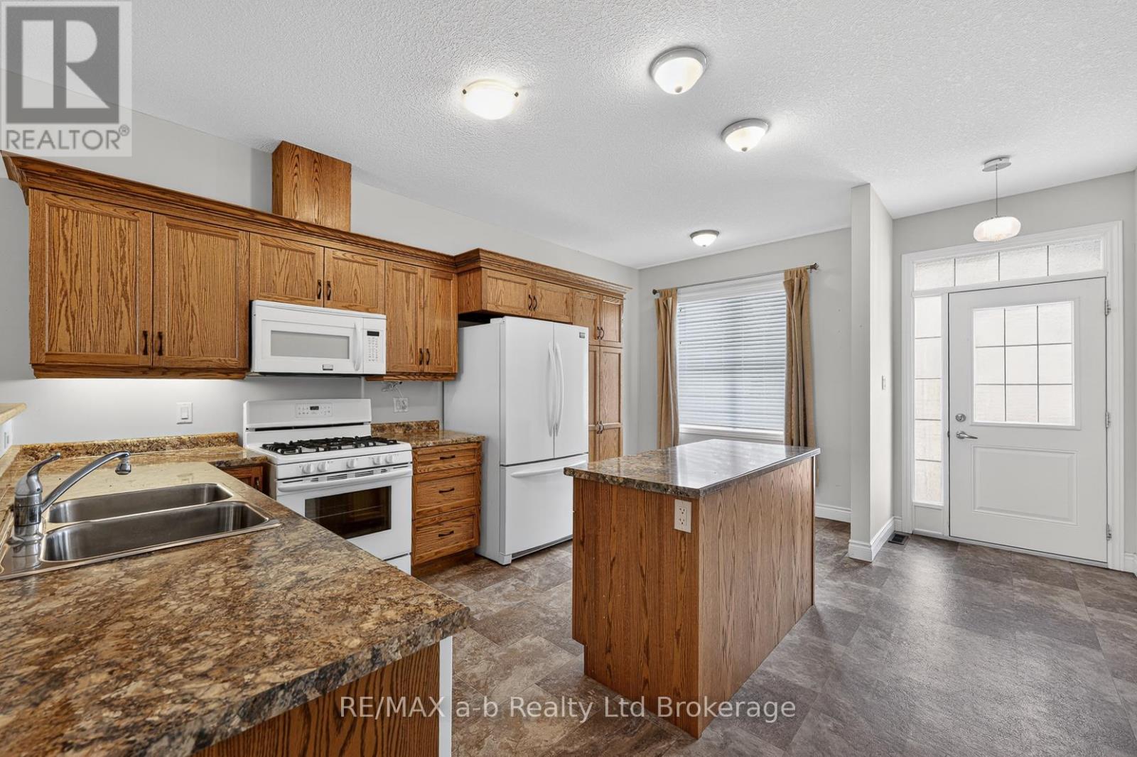 111 King Street East, Unit 14 Street, Ingersoll, Ontario  N5C 1G8 - Photo 4 - X13024508