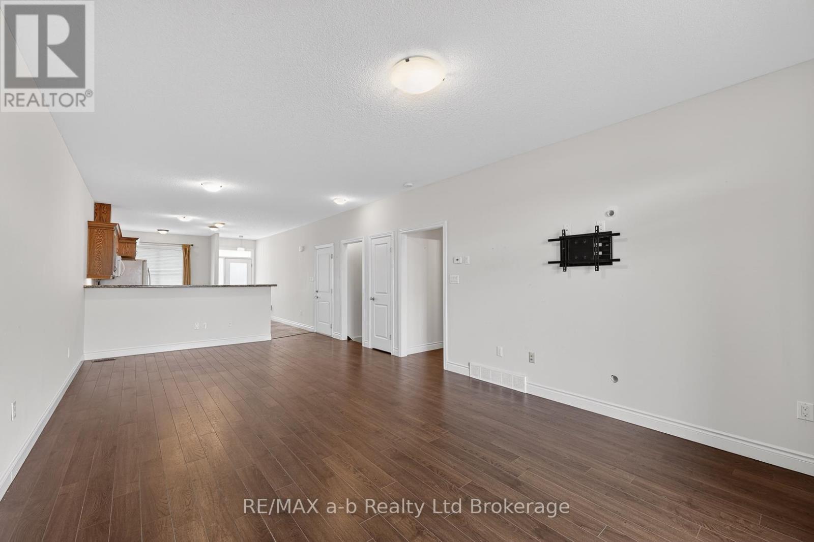 111 King Street East, Unit 14 Street, Ingersoll, Ontario  N5C 1G8 - Photo 7 - X13024508