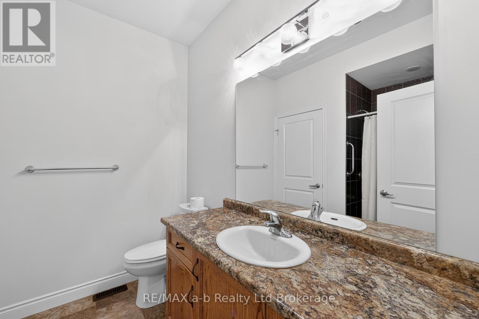 111 King Street East, Unit 14 Street, Ingersoll, Ontario  N5C 1G8 - Photo 8 - X13024508