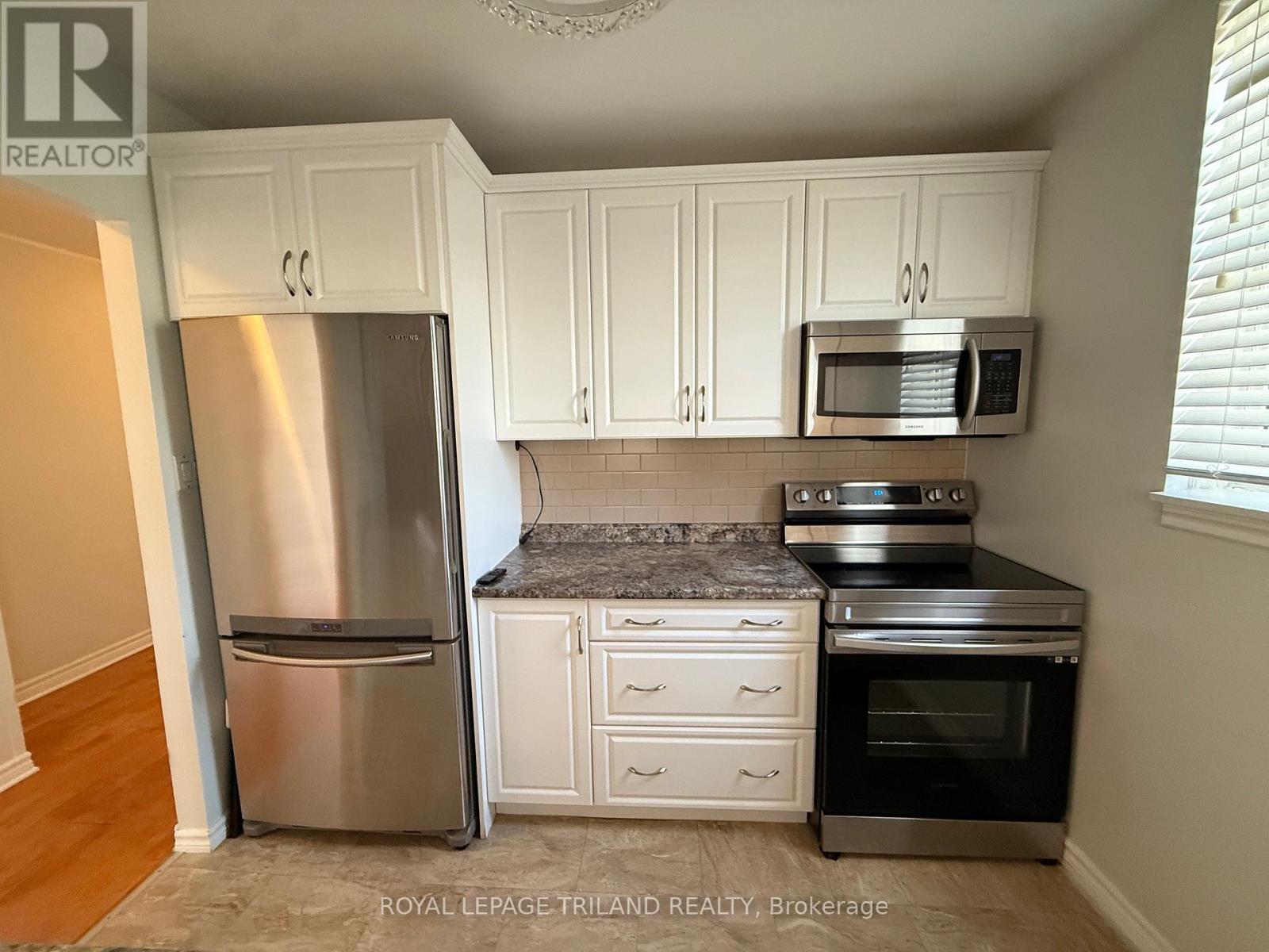 301 - 275 Queens Avenue, London East, Ontario  N6B 1X2 - Photo 4 - X12803576