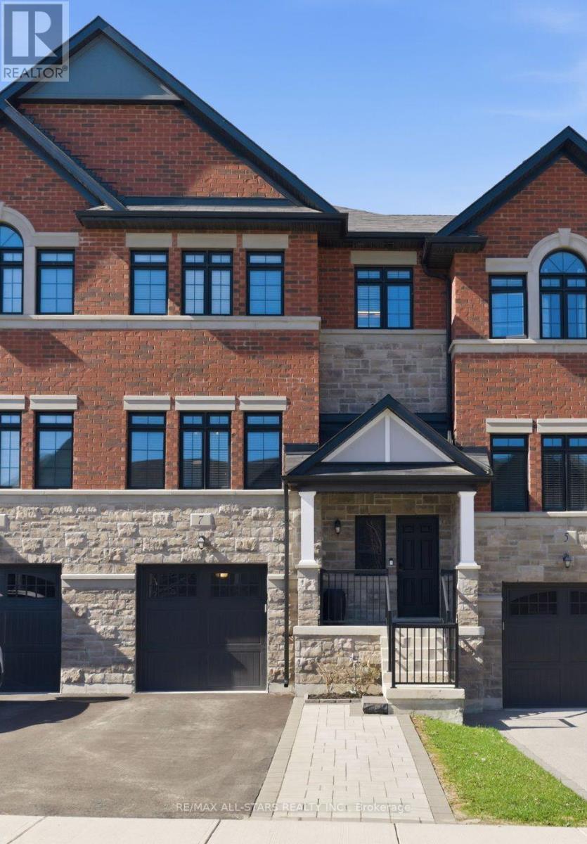 7 GORD MATTHEWS WAY, Uxbridge, Ontario