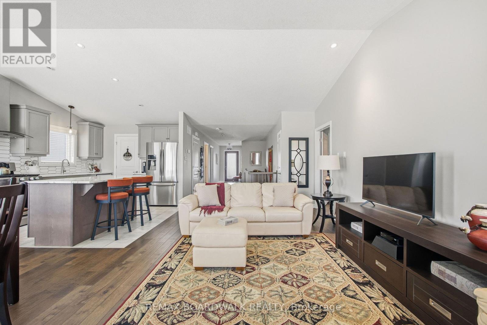 216 Mckenny Street, Mississippi Mills, Ontario  K0A 1A0 - Photo 6 - X12949114